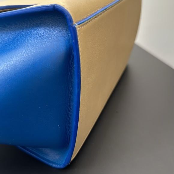 AUTHENTIC Celine Trapeze bicolor. - Picture 12 of 15